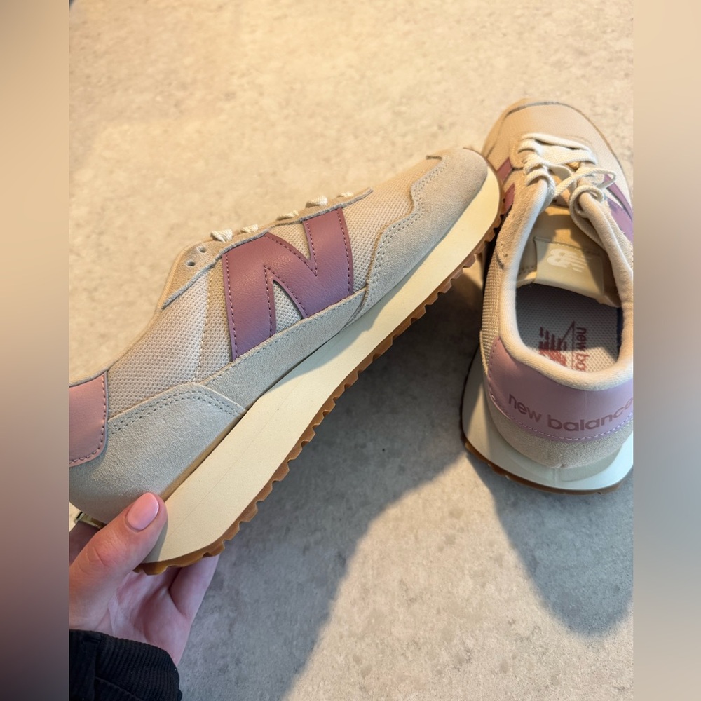 New Balance Women's Beige and Pink Sneakers - Picture 4 of 6
